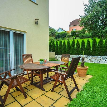 Ferienwohnung Regina Sankt Peter-Freienstein Exterior foto